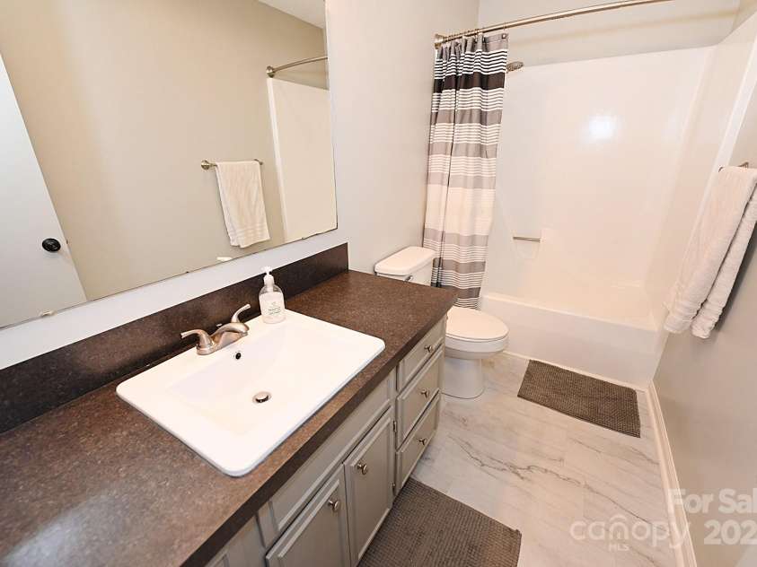 5643 Wesley Street, Hickory, NC 28601.  MLS# CAR4284826, YatesRealty ID 29234. 