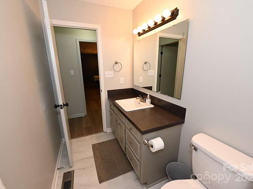 5643 Wesley Street, Hickory, NC 28601.  MLS# CAR4284826, YatesRealty ID 29234. 