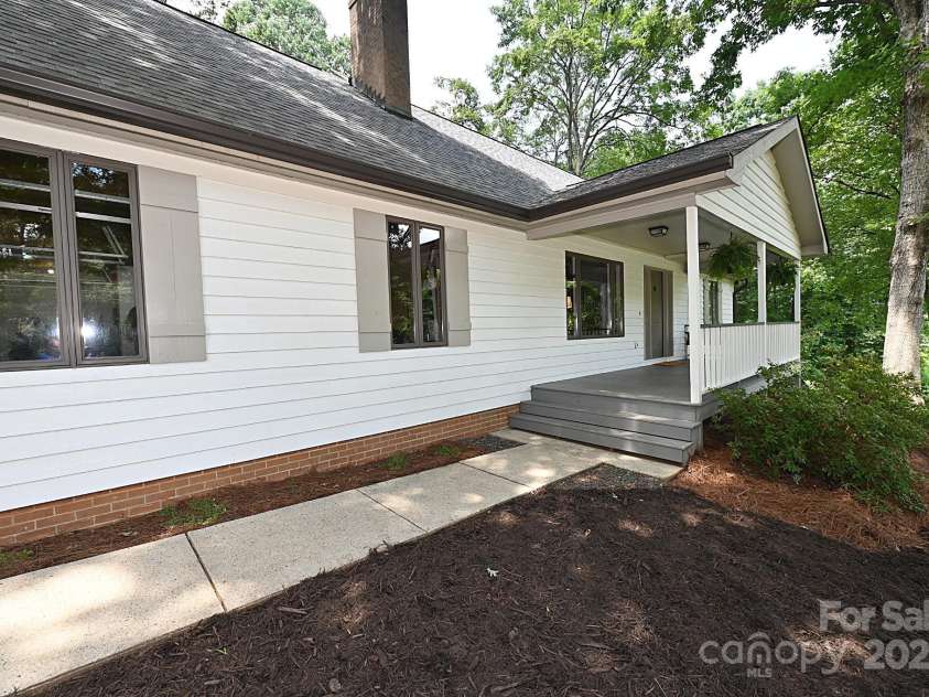 5643 Wesley Street, Hickory, NC 28601.  MLS# CAR4284826, YatesRealty ID 29234. 