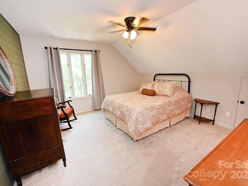 5643 Wesley Street, Hickory, NC 28601.  MLS# CAR4284826, YatesRealty ID 29234. 