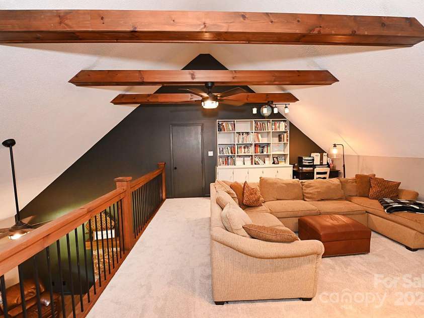 5643 Wesley Street, Hickory, NC 28601.  MLS# CAR4284826, YatesRealty ID 29234. 