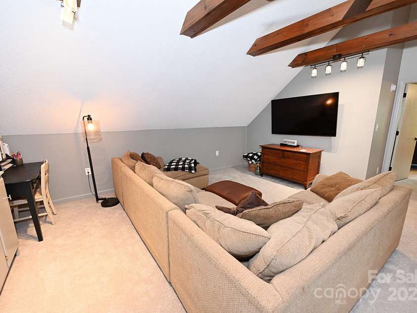 5643 Wesley Street, Hickory, NC 28601.  MLS# CAR4284826, YatesRealty ID 29234. 