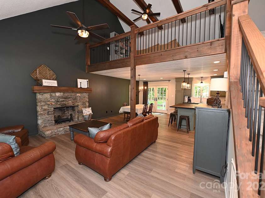 5643 Wesley Street, Hickory, NC 28601.  MLS# CAR4284826, YatesRealty ID 29234. 