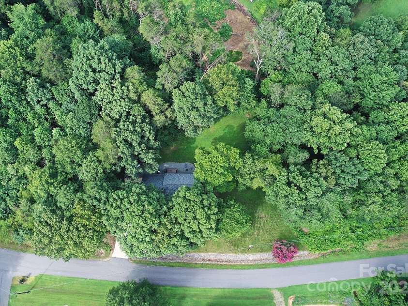 5643 Wesley Street, Hickory, NC 28601.  MLS# CAR4284826, YatesRealty ID 29234. 