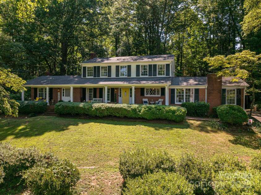 1055 Fairway Lane, Lincolnton, NC 28092.  MLS# CAR4284605, YatesRealty ID 29235. 