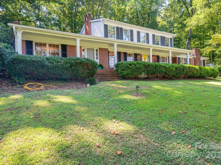 1055 Fairway Lane, Lincolnton, NC 28092.  MLS# CAR4284605, YatesRealty ID 29235. 