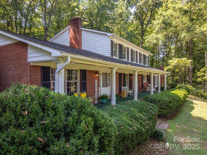 1055 Fairway Lane, Lincolnton, NC 28092.  MLS# CAR4284605, YatesRealty ID 29235. 