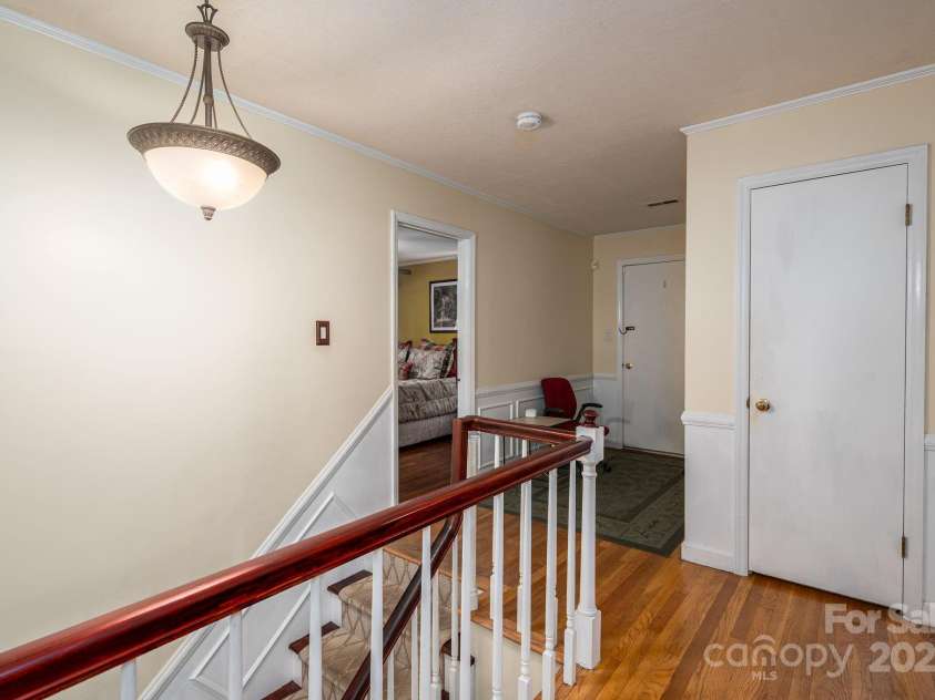 1055 Fairway Lane, Lincolnton, NC 28092.  MLS# CAR4284605, YatesRealty ID 29235. 