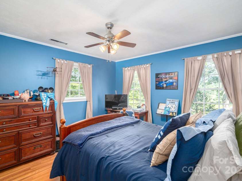 1055 Fairway Lane, Lincolnton, NC 28092.  MLS# CAR4284605, YatesRealty ID 29235. 