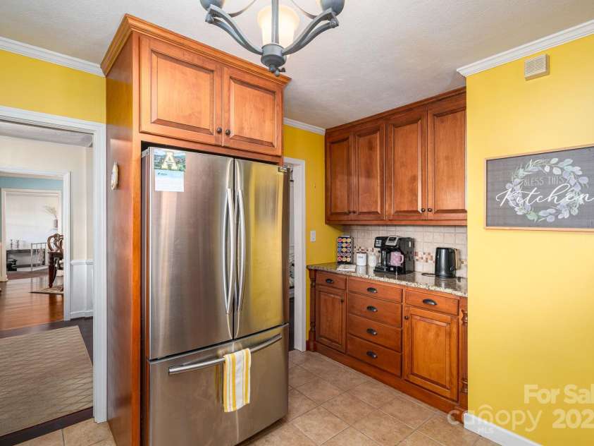 1055 Fairway Lane, Lincolnton, NC 28092.  MLS# CAR4284605, YatesRealty ID 29235. 