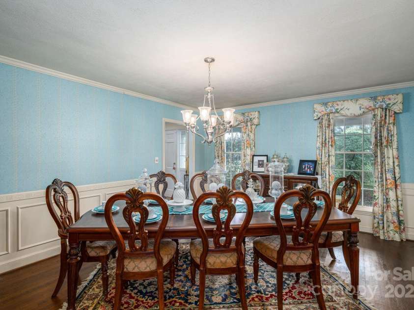1055 Fairway Lane, Lincolnton, NC 28092.  MLS# CAR4284605, YatesRealty ID 29235. Formal Dining