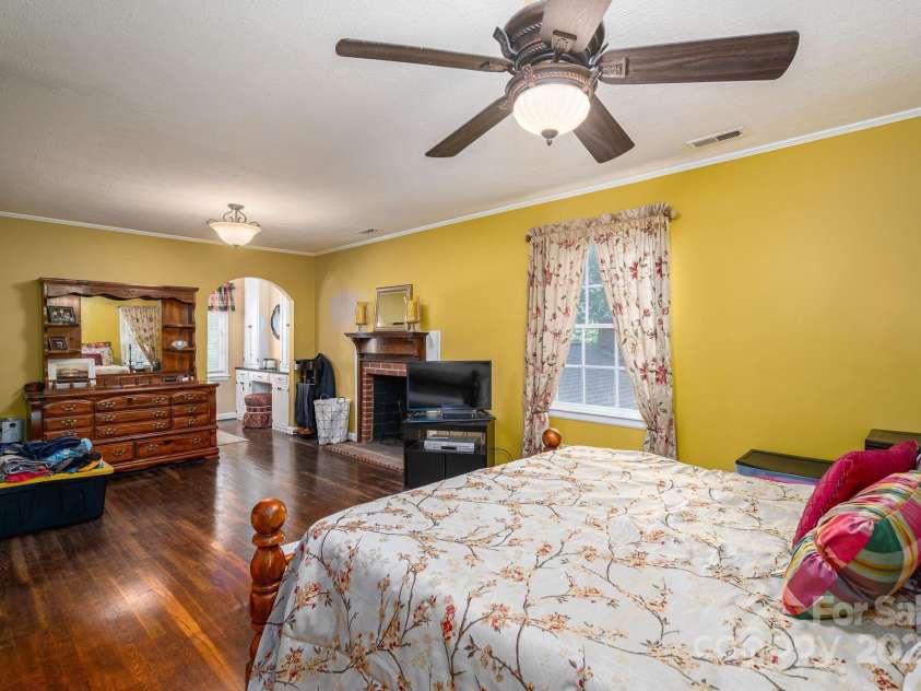 1055 Fairway Lane, Lincolnton, NC 28092.  MLS# CAR4284605, YatesRealty ID 29235. Primary