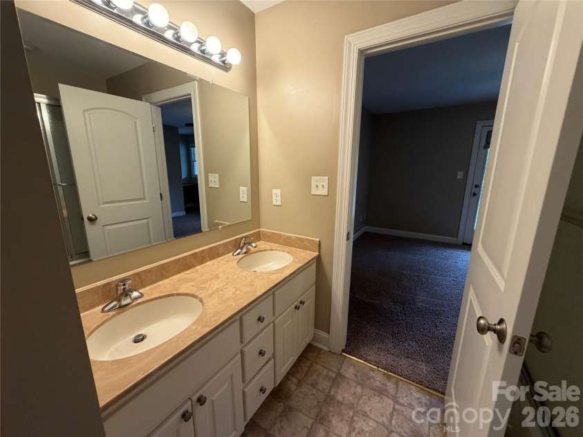 8017 Secluded Lane, Denver, NC 28037.  MLS# CAR4388285, YatesRealty ID 29235. Bathroom 2