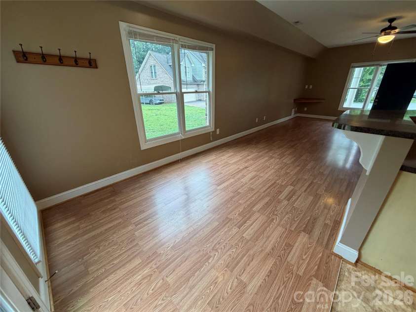 8017 Secluded Lane, Denver, NC 28037.  MLS# CAR4388285, YatesRealty ID 29235. Dining