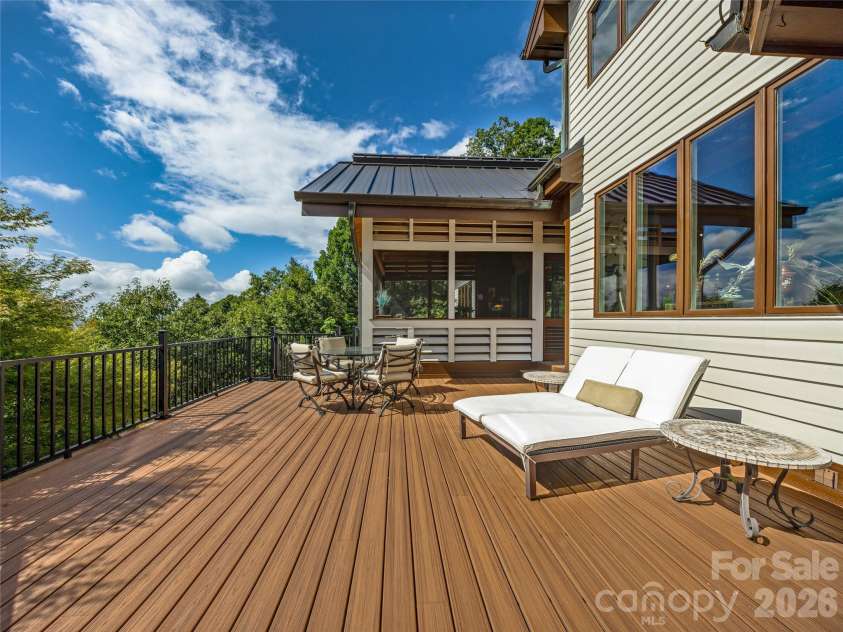 10 Beaverbrook Court, Asheville, NC 28804.  MLS# CAR4421624, YatesRealty ID 29236. 