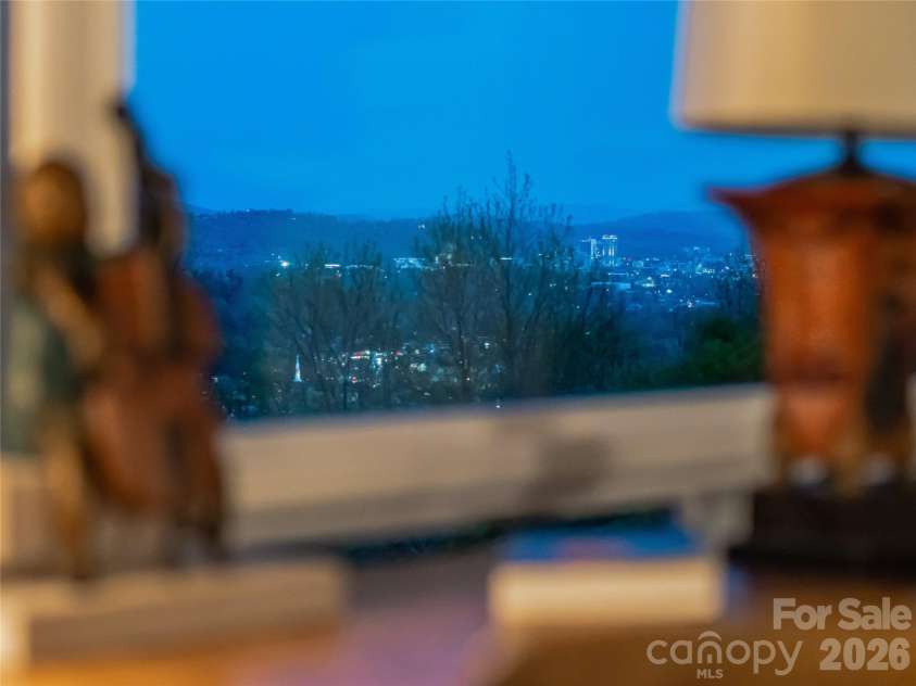 10 Beaverbrook Court, Asheville, NC 28804.  MLS# CAR4421624, YatesRealty ID 29236. 