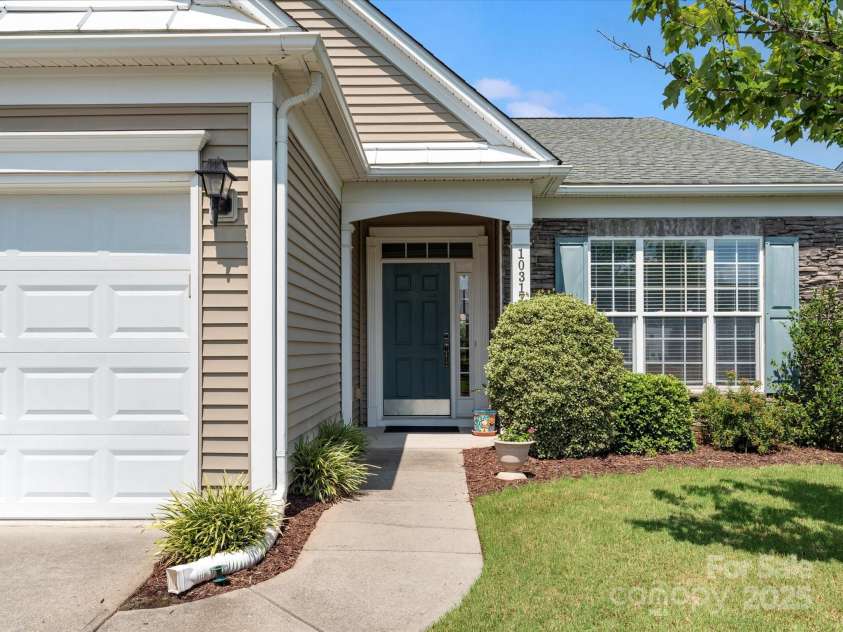 10317 Threatt Woods Drive, Charlotte, NC 28277.  MLS# CAR4283866, YatesRealty ID 29236. 