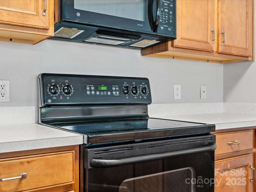 10317 Threatt Woods Drive, Charlotte, NC 28277.  MLS# CAR4283866, YatesRealty ID 29236. 