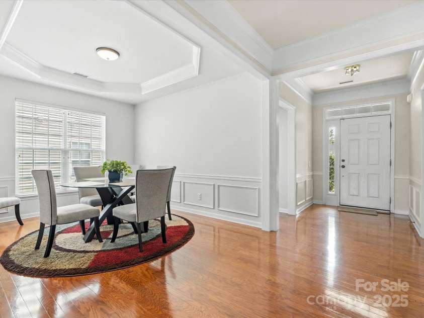 10317 Threatt Woods Drive, Charlotte, NC 28277.  MLS# CAR4283866, YatesRealty ID 29236. Spacious dining room