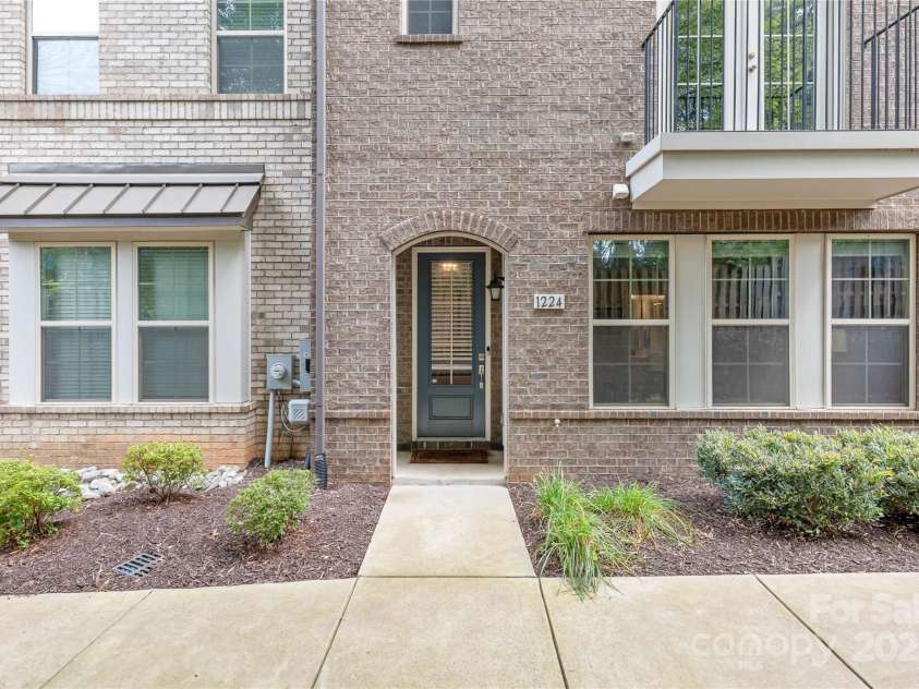 1224 Madison Towns Lane, Charlotte, NC 28209.  MLS# CAR4285970, YatesRealty ID 29237. 