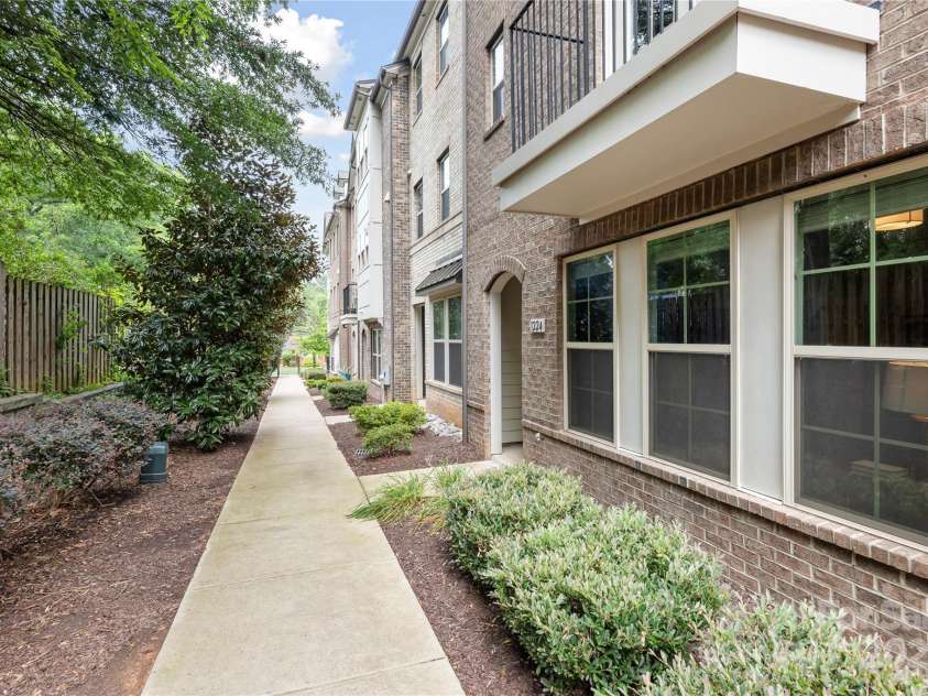 1224 Madison Towns Lane, Charlotte, NC 28209.  MLS# CAR4285970, YatesRealty ID 29237. 