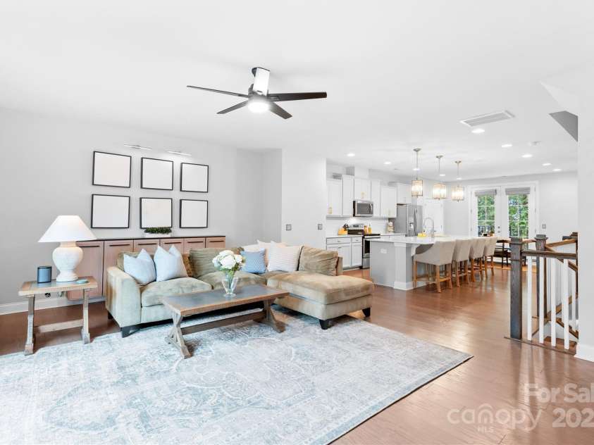 1224 Madison Towns Lane, Charlotte, NC 28209.  MLS# CAR4285970, YatesRealty ID 29237. 