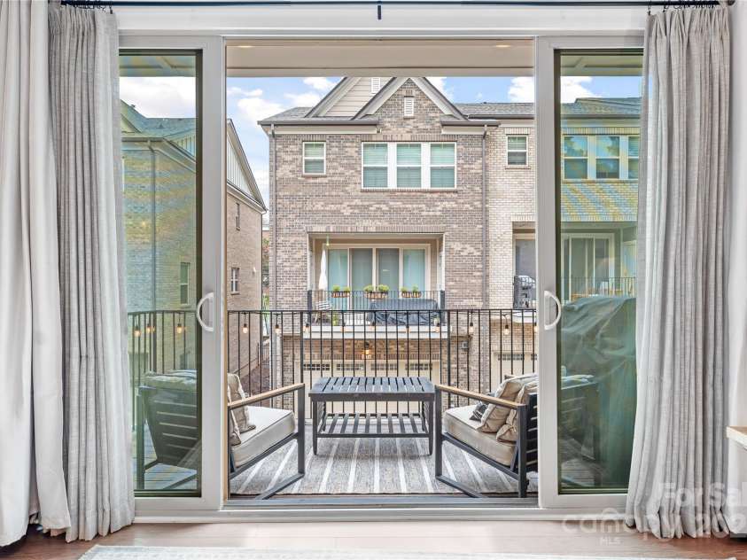 1224 Madison Towns Lane, Charlotte, NC 28209.  MLS# CAR4285970, YatesRealty ID 29237. 