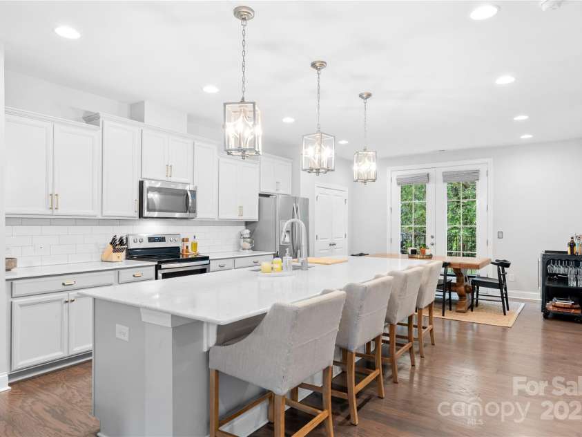 1224 Madison Towns Lane, Charlotte, NC 28209.  MLS# CAR4285970, YatesRealty ID 29237. 