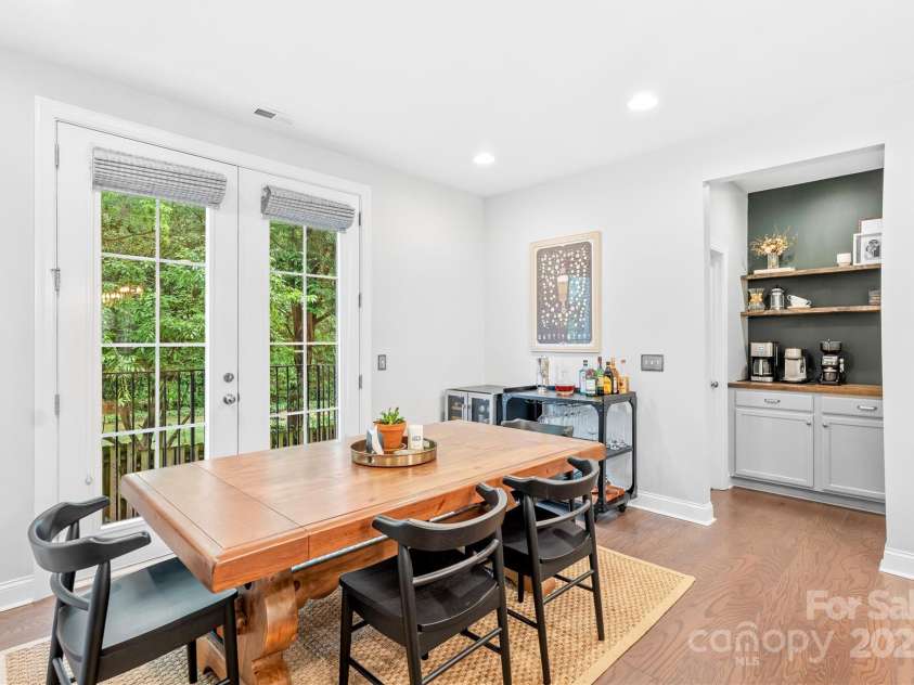 1224 Madison Towns Lane, Charlotte, NC 28209.  MLS# CAR4285970, YatesRealty ID 29237. 