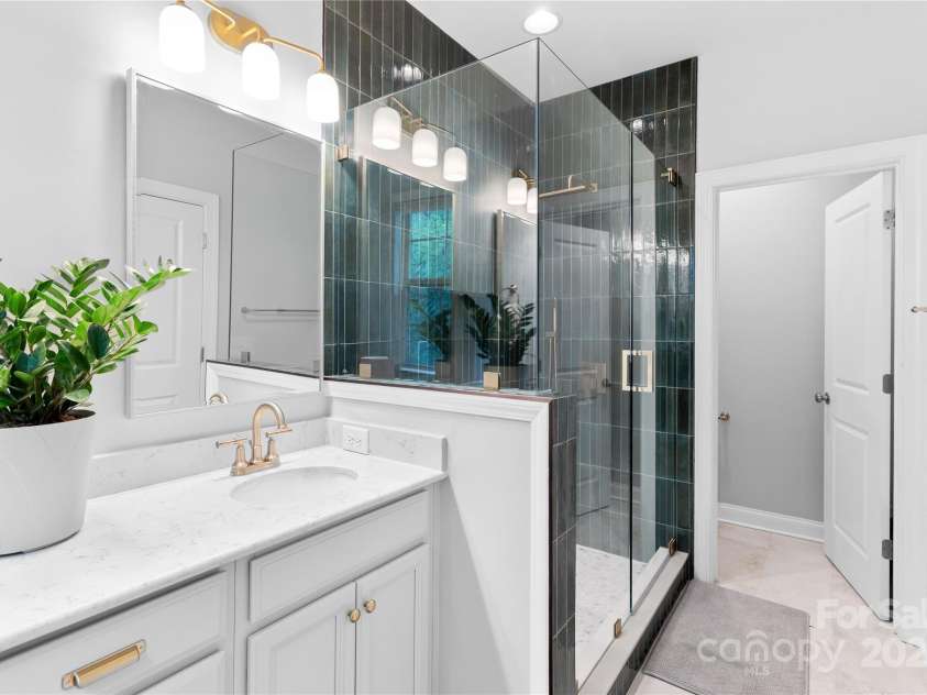 1224 Madison Towns Lane, Charlotte, NC 28209.  MLS# CAR4285970, YatesRealty ID 29237. 