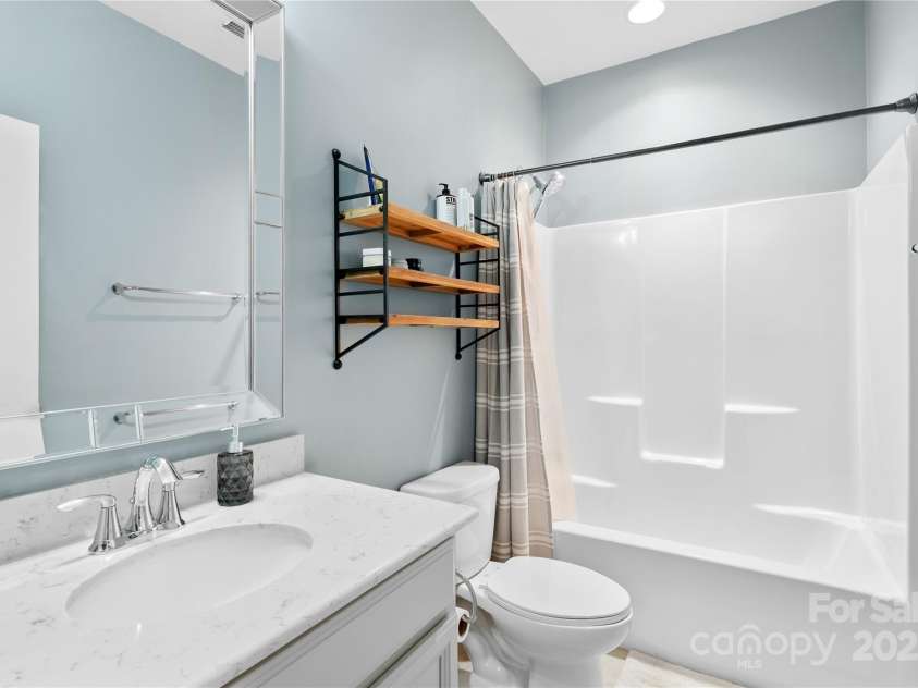 1224 Madison Towns Lane, Charlotte, NC 28209.  MLS# CAR4285970, YatesRealty ID 29237. 