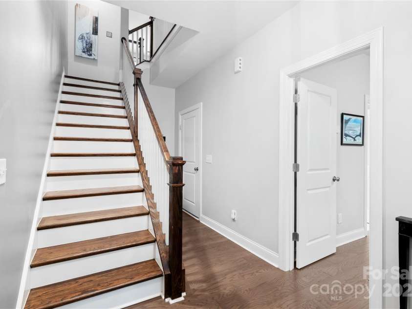 1224 Madison Towns Lane, Charlotte, NC 28209.  MLS# CAR4285970, YatesRealty ID 29237. 