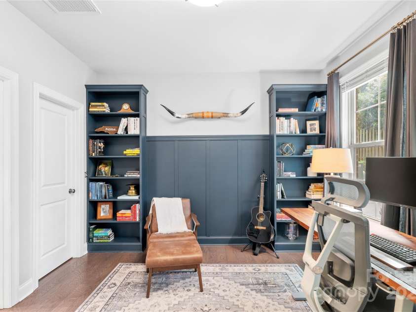 1224 Madison Towns Lane, Charlotte, NC 28209.  MLS# CAR4285970, YatesRealty ID 29237. 