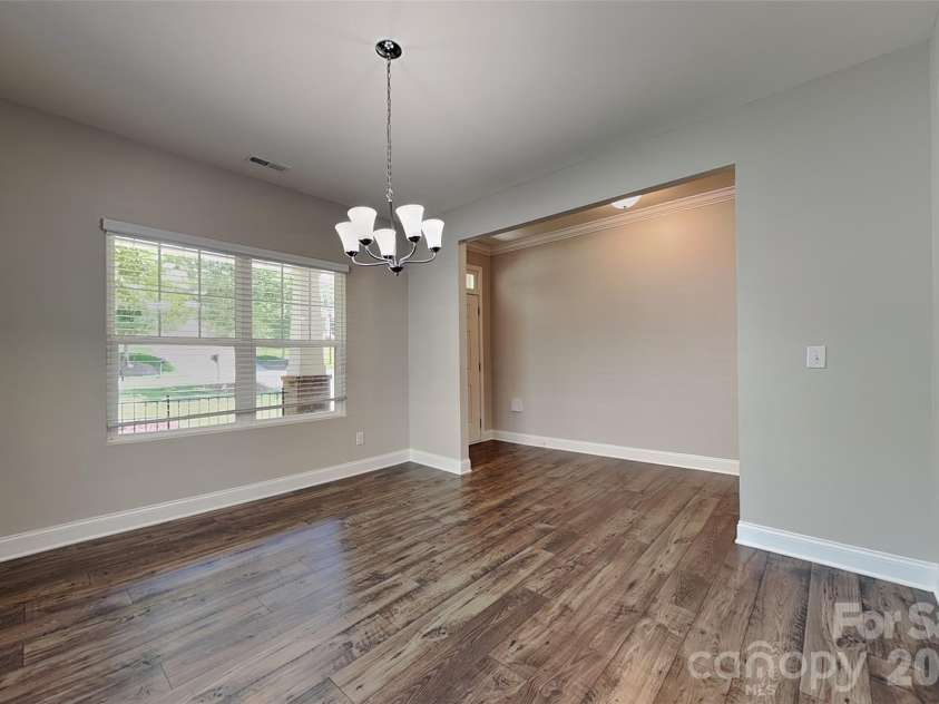 9410 Segundo Lane, Charlotte, NC 28278.  MLS# CAR4391781, YatesRealty ID 29237. Dining room