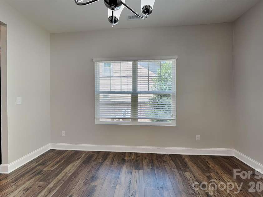 9410 Segundo Lane, Charlotte, NC 28278.  MLS# CAR4391781, YatesRealty ID 29237. Dining room