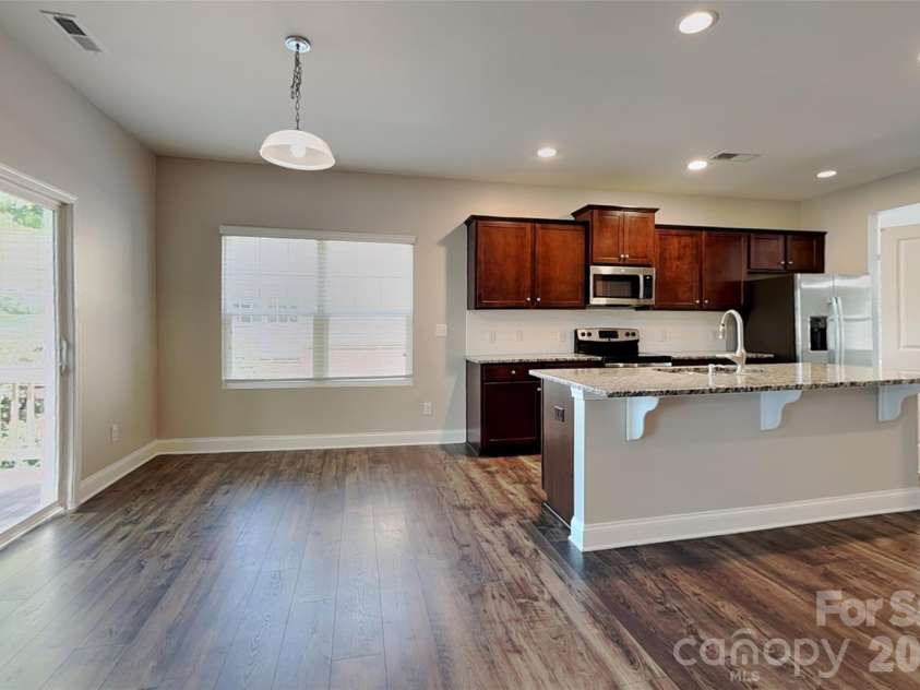 9410 Segundo Lane, Charlotte, NC 28278.  MLS# CAR4391781, YatesRealty ID 29237. Kitchen