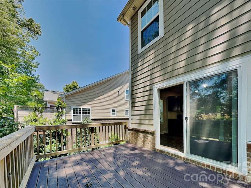 9410 Segundo Lane, Charlotte, NC 28278.  MLS# CAR4391781, YatesRealty ID 29237. Main floor deck