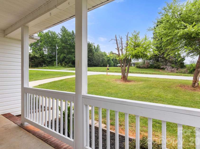 2931 Greenleaf Road, Clover, SC 29710.  MLS# CAR4391028, YatesRealty ID 29238. 