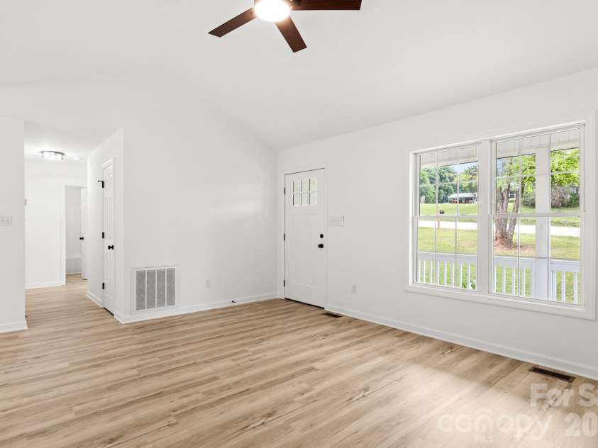2931 Greenleaf Road, Clover, SC 29710.  MLS# CAR4391028, YatesRealty ID 29238. 