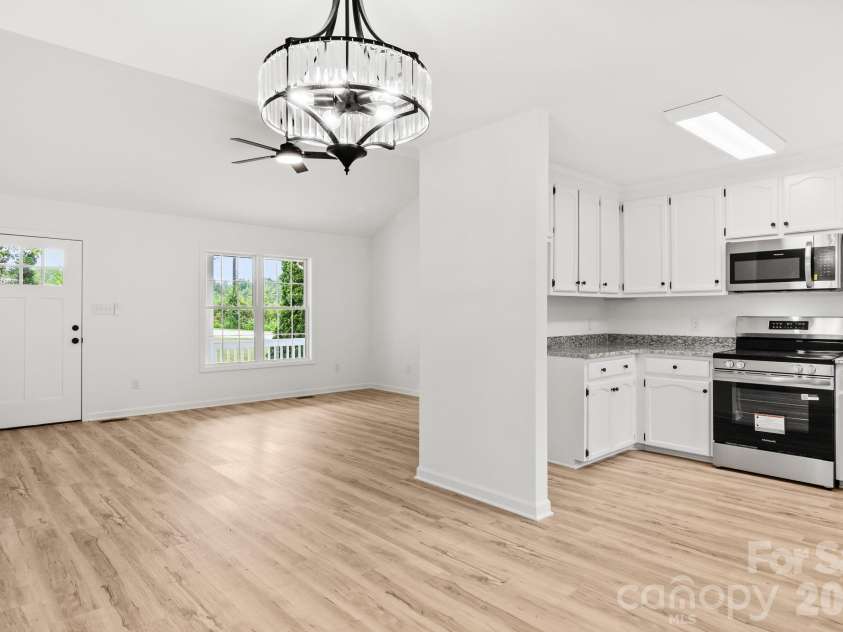 2931 Greenleaf Road, Clover, SC 29710.  MLS# CAR4391028, YatesRealty ID 29238. 