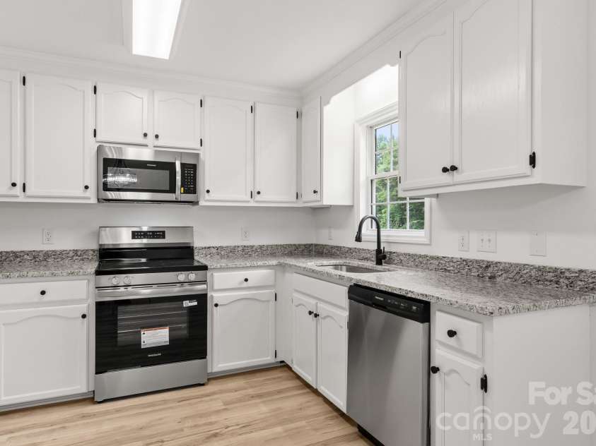 2931 Greenleaf Road, Clover, SC 29710.  MLS# CAR4391028, YatesRealty ID 29238. 
