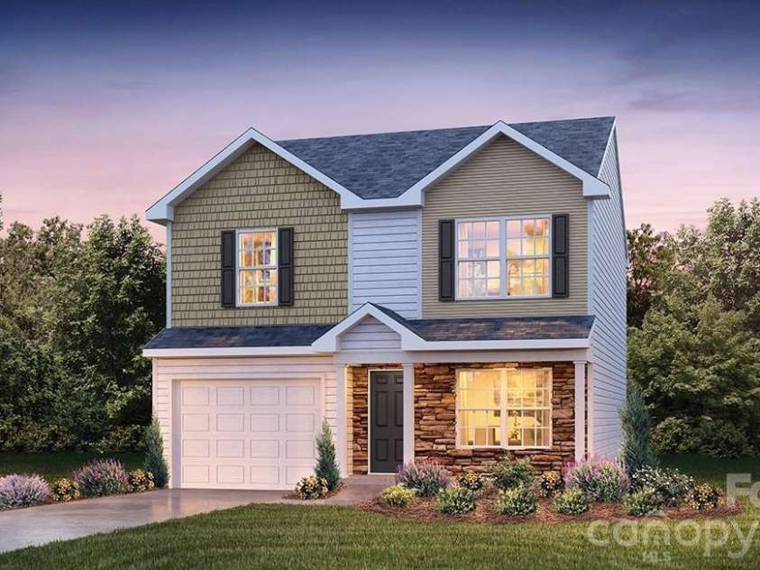 2113 10th Street, Hickory, NC 28602.  MLS# CAR4392027, YatesRealty ID 29239. 