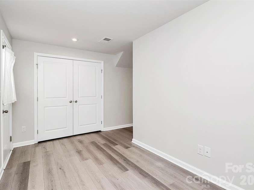 6320 Cutwater Circle, Charlotte, NC 28269.  MLS# CAR4282599, YatesRealty ID 2924. Office / Study