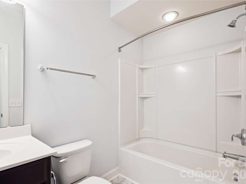 657 Chase Court, Fort Mill, SC 29708.  MLS# CAR4282996, YatesRealty ID 2924. Bathroom 2