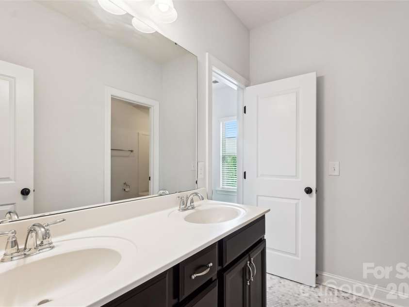 657 Chase Court, Fort Mill, SC 29708.  MLS# CAR4282996, YatesRealty ID 2924. Bathroom 3 