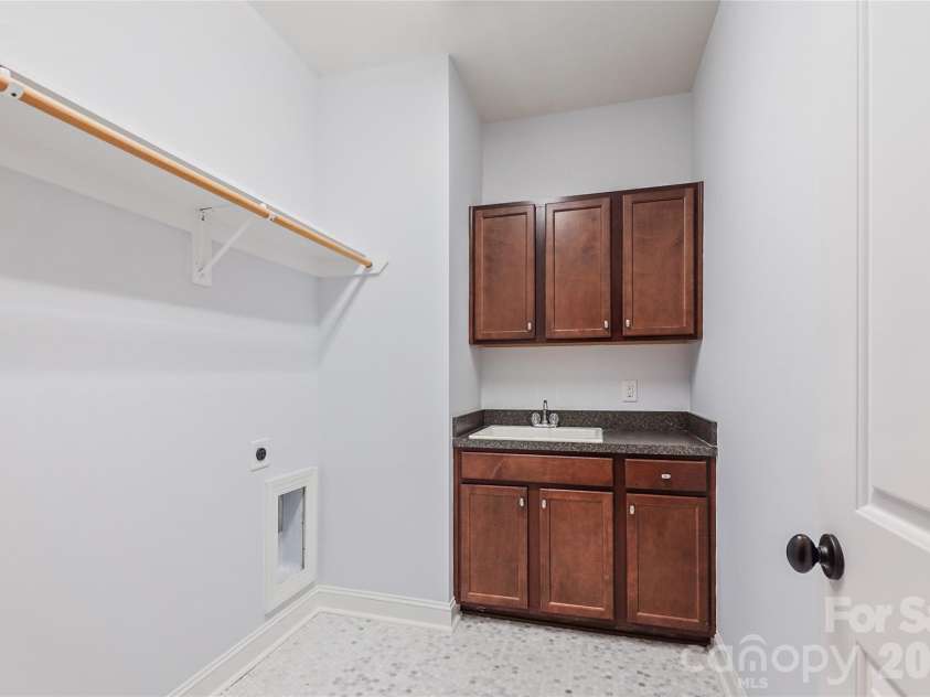 657 Chase Court, Fort Mill, SC 29708.  MLS# CAR4282996, YatesRealty ID 2924. Laundry Room