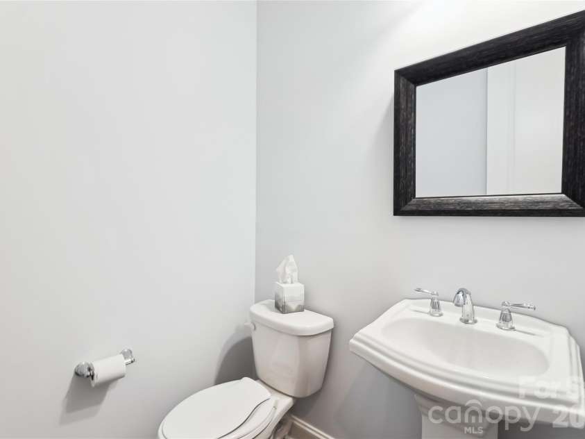 657 Chase Court, Fort Mill, SC 29708.  MLS# CAR4282996, YatesRealty ID 2924. Powder Room - Main Level