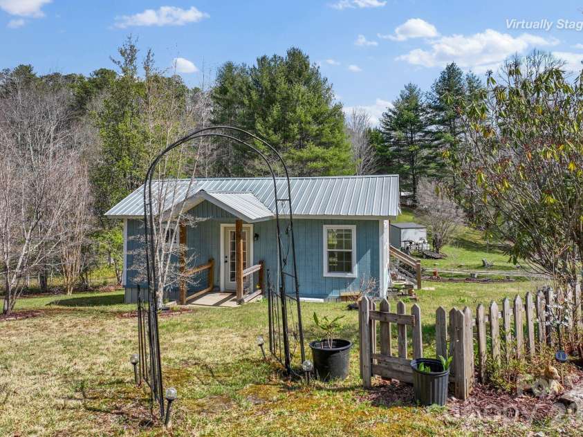 46 Kimiko Lane, Balsam Grove, NC 28708.  MLS# CAR4392076, YatesRealty ID 29241. 