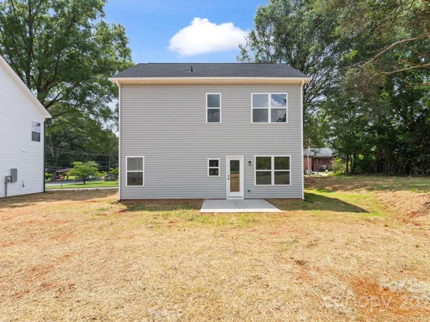 810 Wesley Drive, Statesville, NC 28677.  MLS# CAR4277354, YatesRealty ID 29241. Back of property