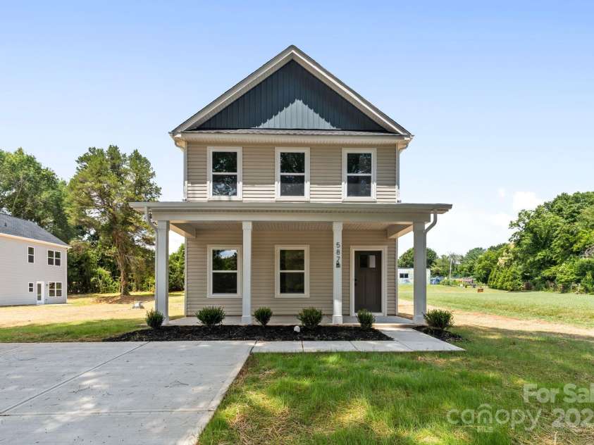 587 Hartness Road, Statesville, NC 28677.  MLS# CAR4277166, YatesRealty ID 29242. 